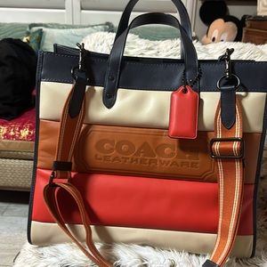 Authentic Coach Field Tote40 with pieced quilting in great condition